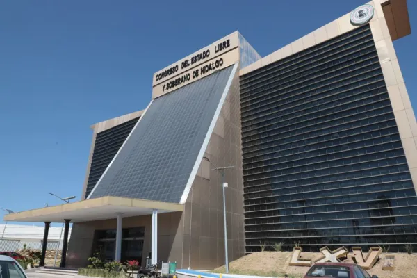 Congreso de Hidalgo discute gubernatura de cinco años y paridad de género