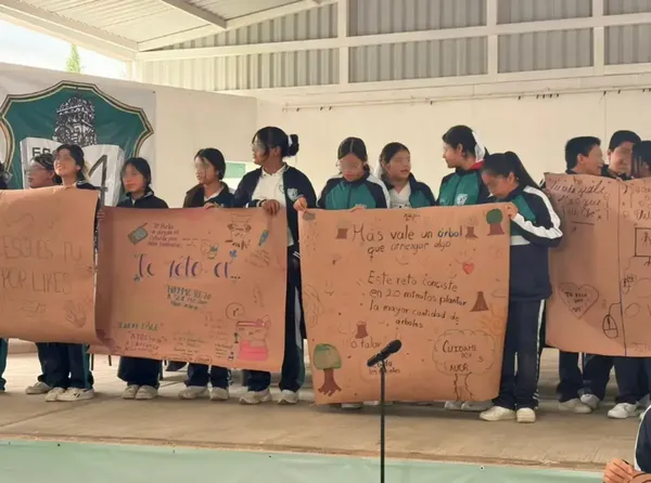 Estudiantes de Hidalgo participaron en los Maratones por la Lectura del IHE para reflexionar sobre los riesgos de los retos virales en redes sociales. Foto: IHE