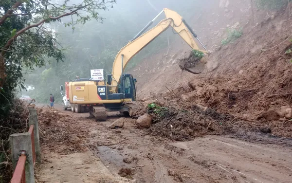 Comunidades de Huehuetla en evaluación por derrumbes tras intensas lluvias