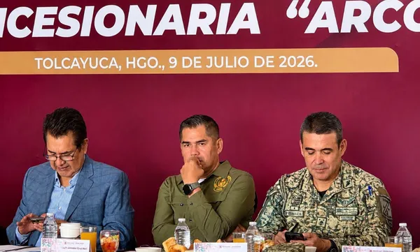 El secretario de Seguridad Pública de Hidalgo, Salvador Cruz Neri (centro); encabezo junto con el secretario de Gobierno de Hidalgo, Guillermo Olivares Reyna (izquierda), la Novena Mesa de Trabajo Interestatal del Arco Norte. Foto: SSPH