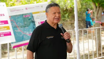El gobernador Julio Menchaca Salazar informó que el Ejecutivo supervisará el cumplimiento del nuevo tarifario de taxis en Hidalgo y el funcionamiento de taxímetros oficiales.