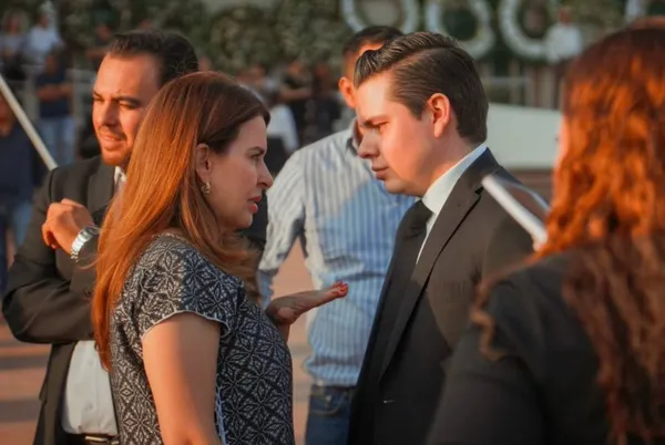 Pedro Escudero acusa a Carolina Viggiano de entregar cheques sin fondos durante elección en Hidalgo.