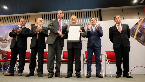 El gobernador de Hidalgo presenta ante empresarios y medios los nuevos proyectos que impulsan el crecimiento del estado.