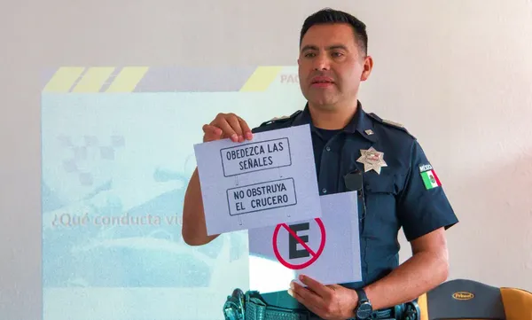 El curso gratuito de manejo impartido por la Seguridad Pública de Pachuca incluye sesiones teóricas y prácticas en el estacionamiento del Estadio Hidalgo.