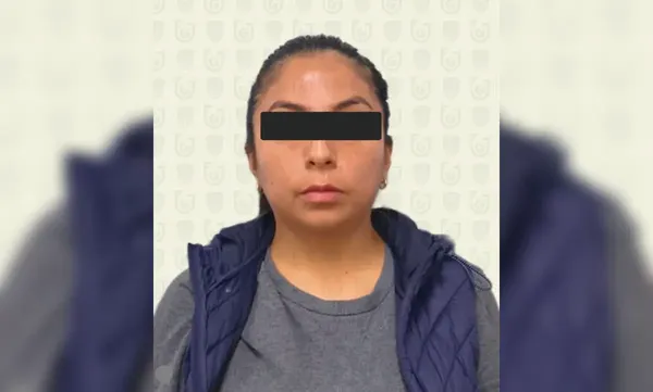 Agentes de la PGJEH en coordinación con la FGJCDMX cumplimentaron la orden de aprehensión contra Karina I. S. en la colonia Plutarco Elías Calles, en Pachuca, por su presunta participación en el delito de robo agravado. Foto: FGJCDMX