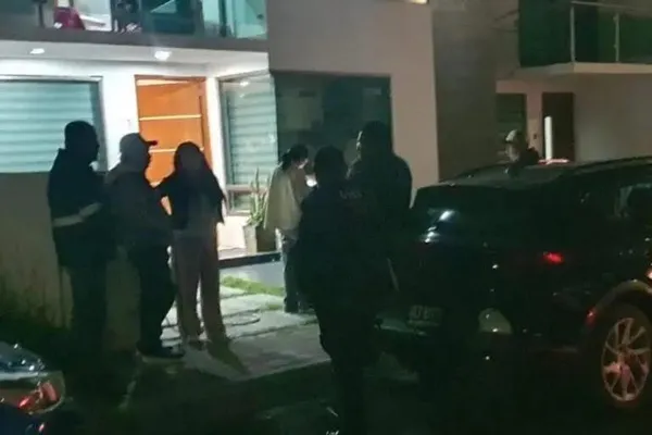 Asaltantes logran llevarse cerca de 10 millones de pesos en dinero y joyas, de una vivienda en la colonia San Antonio el Desmonte, en Pachuca. Foto: Especial