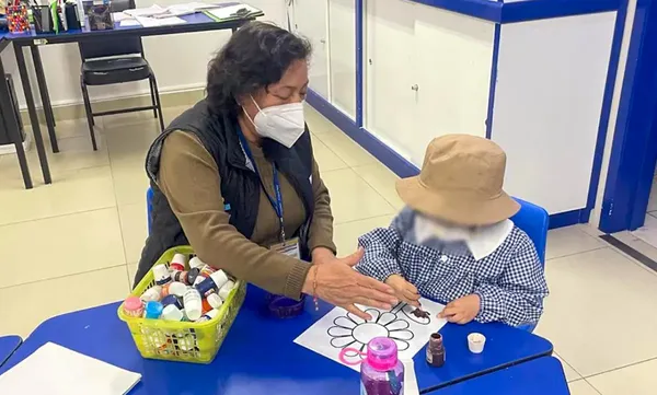 A través del programa SIGAPREN, docentes especializados del Instituto Hidalguense de Educación (IHE) brindan acompañamiento académico para garantizar el aprendizaje de menores durante su estancia u hospitalización. Foto: SEPH