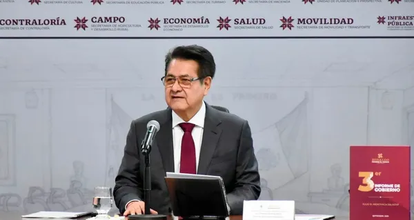 El secretario de Gobierno, Guillermo Olivares Reyna, acudió este martes 18 de noviembre a comparecer ante Diputados de Hidalgo.