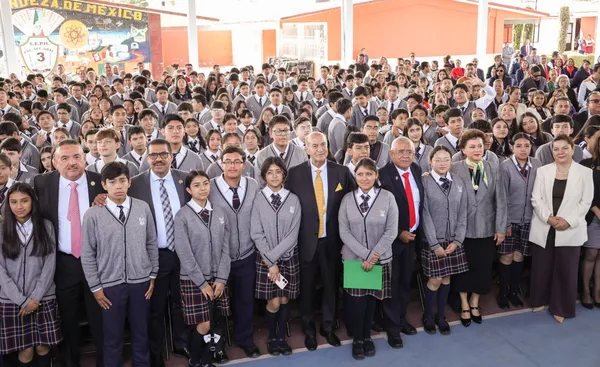 Secretario de Educación de Hidalgo en ceremonia de clausura del ciclo escolar en Tulancingo