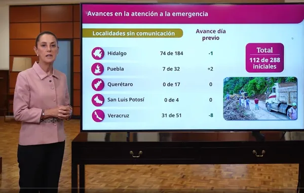 Claudia Sheinbaum entrega apoyos en Hidalgo a familias afectadas por las lluvias.