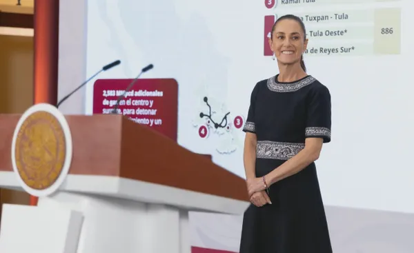 Claudia Sheinbaum hablando en conferencia sobre el calendario escolar y el Mundial 2026.