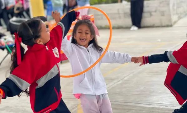 Estudiantes, docentes y padres de familia participaron en las dinámicas y módulos informativos de la Feria para la Convivencia Escolar del IHE en Hidalgo. Fotos: SEPH