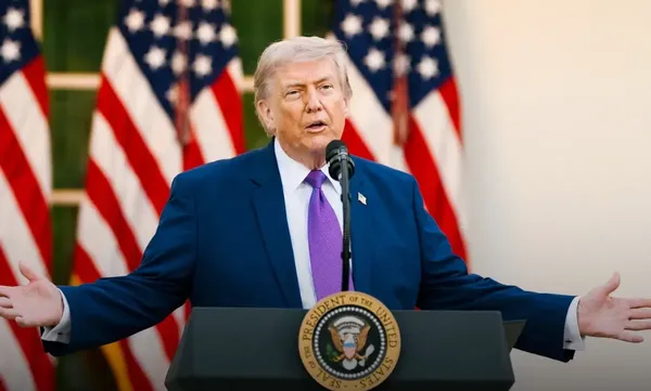 El gobierno de Donald Trump planea revocar las visas de negocios y turismo de hasta 200 mil personas que tramitan su estatus de asilo en EE. UU.