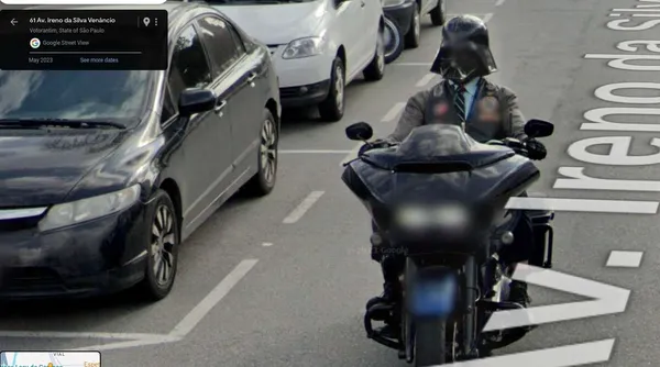 Aunque Google Maps no ofrece la voz de Darth Vader, Waze y Google Assistant permiten experiencias personalizadas con temática Star Wars.