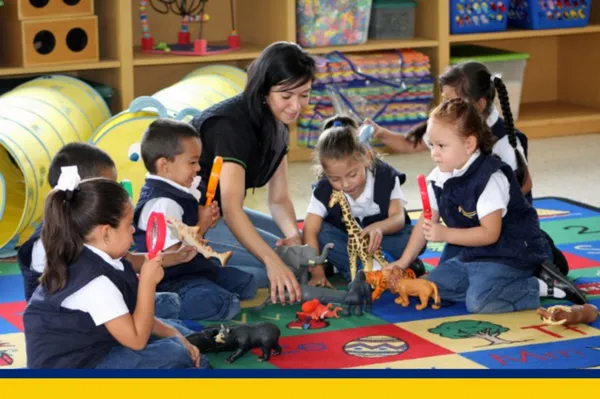 Infografía digital con fechas de preinscripción escolar en Hidalgo.