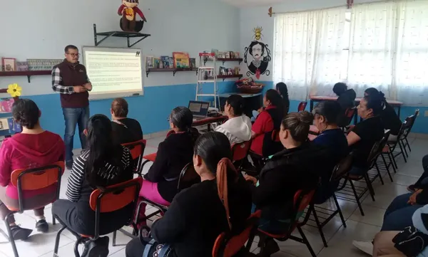 Autoridades del Instituto Hidalguense de Educación (IHE) y comunidades escolares impulsan la corresponsabilidad social y la seguridad vial en los planteles del estado de Hidalgo. Fotos: SEPH