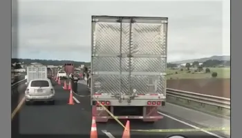 Un trailero fue asesinado a balazos en la carretera México-Tuxpan, en el tramo entre Tulancingo y la CMDX.