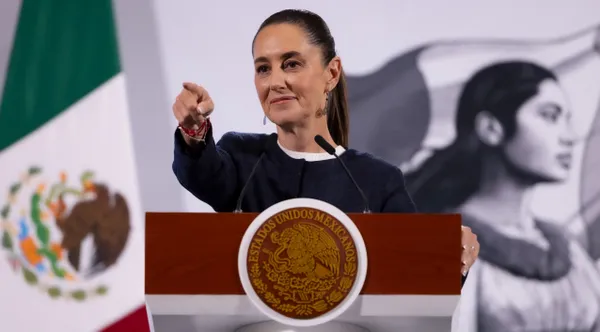 La presidenta Claudia Sheinbaum explicó este viernes el proceso que se seguirá en caso de que el empresario Ricardo Salinas Pliego no laque los impuestos que debe.