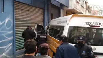 Urvan atropella a una mujer en el centro de Pachuca