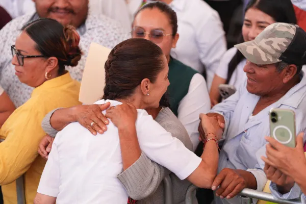 Claudia Sheinbaum durante la ceremonia de graduación de la Heroica Escuela Naval Militar en Alvarado, Veracruz