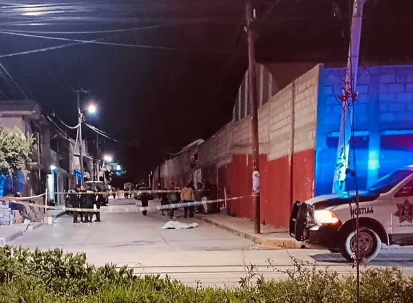 Vecinos reportaron el hallazgo de una persona asesinada en la colonia Piracantos, en Pachuca. -Foto: Cortesía