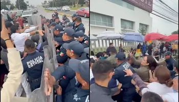 Elementos de la Policía de Hidalgo implementaron un operativo con equipo antimotín para desalojar al personal del ISSSTE que bloqueaba el bulevar Felipe Ángeles en Pachuca. Foto: Captura de pantalla