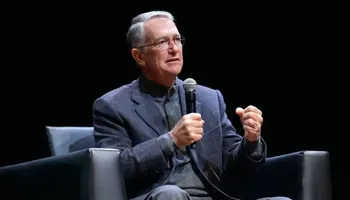 Acreedores de TV Azteca, de Ricardo Salinas Pliego, en EE. UU. urge a corte de NY ampliar demanda por impago de deuda emitida en 2017.