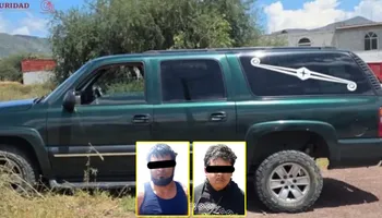 Dos hombres fueron detenidos por la SSPH tras ser señalados por un homicidio en el bulevar Minero, colonia Piracantos. La pareja intentó huir en una carroza fúnebre y posteriormente a pie, tras abandonar el vehículo. Fotos: SSPH