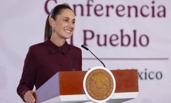 La presidenta Claudia Sheinbaum durante la conferencia mañanera donde confirmó el restablecimiento de relaciones con Perú.