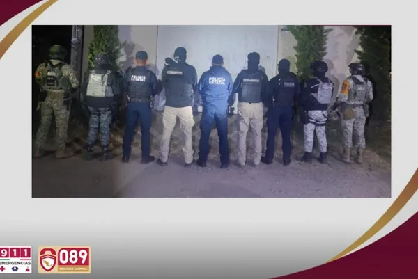 Narcomenudeo desmantelado y auto robado asegurado en Tizayuca.