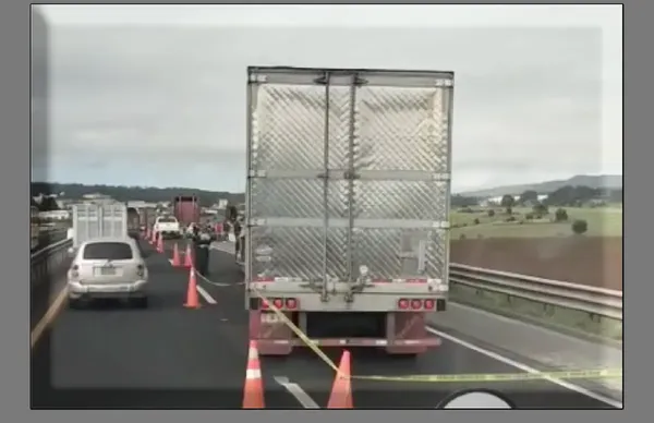 Un trailero fue asesinado a balazos en la carretera México-Tuxpan, en el tramo entre Tulancingo y la CMDX.