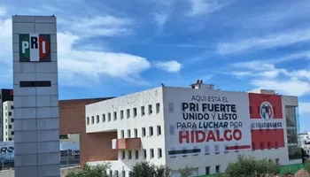Fachada de la sede estatal del PRI en Pachuca, inmueble embargado por adeudo de predial