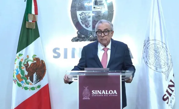 Rubén Rocha Moya, gobernador de Sinaloa, durante evento oficial