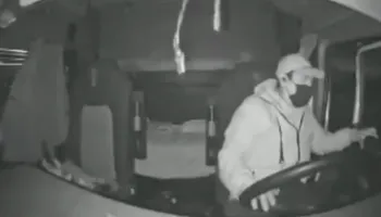 Un asaltante se lanzó de un tráiler en movimiento sobre la autopista México-Pachuca, para intentar huir de la Guardia Nacional.
