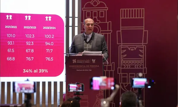 El secretario Natividad Castrejón Valdez anunció que las obras para los nuevos planteles de la red Margarita Maza iniciarán en abril, beneficiando a municipios con alta demanda educativa. Foto: SEPH