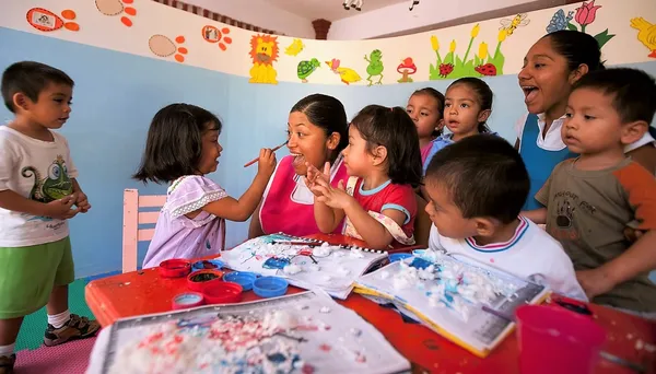Niños en kínder durante actividad de inscripción escolar SAID Edomex 2025