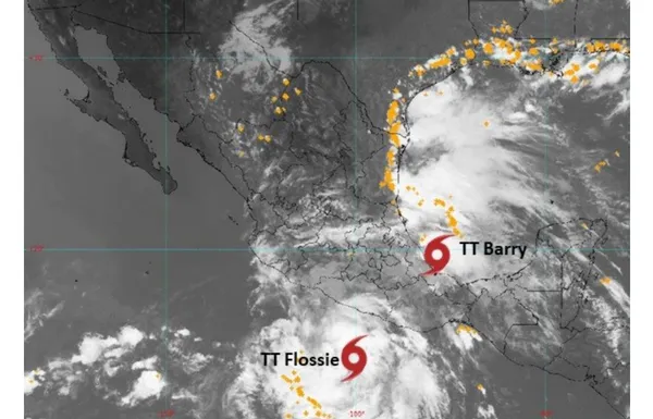 Mapa de pronóstico climático para Hidalgo con iconos de tormenta eléctrica sobre diferentes municipios.