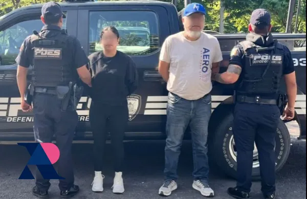 Jhony René V. R., director del DIF de Pisaflores, Hidalgo, fue detenido este miércoles 22 de octubre en Querétaro por poseer un arma de fuego sin permiso. Foto: POES Querétaro