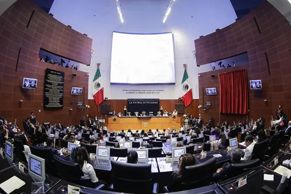 Senado de México aprueba reforma a la Ley de Amparo con 82 votos a favor y 38 en contra.