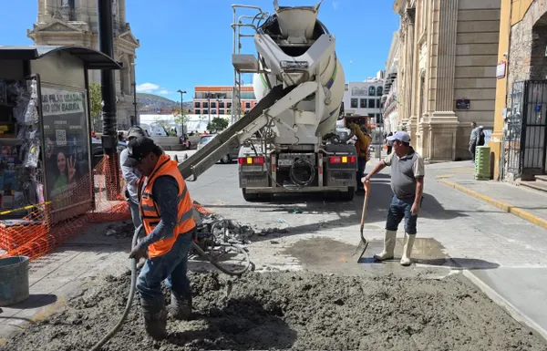 ierres viales en centro histórico de Pachuca por obras de rehabilitación