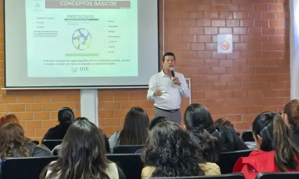 El Instituto Hidalguense de Educación refuerza acciones para garantizar escuelas libres de violencia.