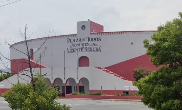 El gobernador de Hidalgo, Julio Menchaca Salazar, confirmó que la Plaza de Toros Vicente Segura albergará corridas durante la Feria de San Francisco Pachuca 2026.
