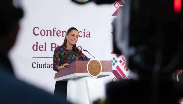 Presidenta Claudia Sheinbaum en conferencia matutina respondiendo a señalamientos de la DEA