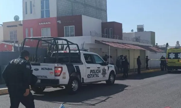 Operativo policial en las inmediaciones de Paseos de Chavarría tras el ataque armado contra dos mujeres; el agresor fue hallado muerto con indicios de autoinflingirse una herida, de acuerdo con la Secretaría de Seguridad Pública del Estado. Foto: SSPEH