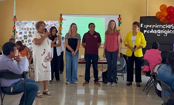 Docentes de Hillsboro, Oregón, junto a autoridades del IHE durante el intercambio pedagógico en la región de Tula de Allende, enfocado en los principios de la Nueva Escuela Mexicana. Foto: SEPH