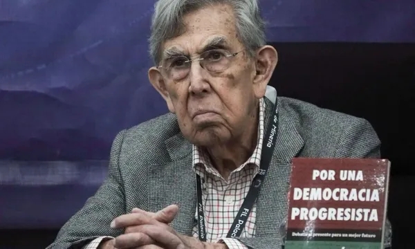 El ingeniero Cuauhtémoc Cárdenas Solórzano, fundador del PRD y primer jefe de Gobierno electo de la Ciudad de México, falleció a los 92 años.