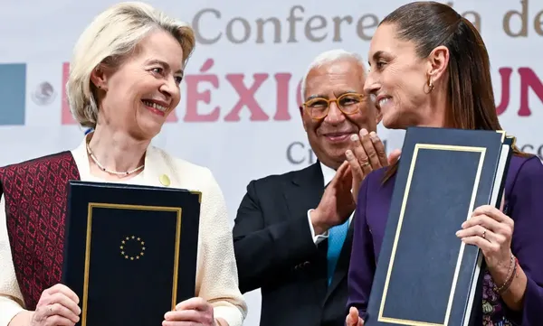 El pasado 22 de mayo, la presidenta de México, Claudia Sheinbaum, recibió en Palacio Nacional a Ursula von der Leyen, presidenta de la Comisión Europea, y a António Costa, presidente del Consejo Europeo para la firma del Acuerdo Global Modernizado. Foto: Gobierno de México