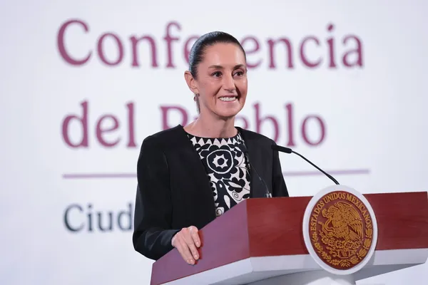 Mira en vivo la mañanera de Claudia Sheinbaum hoy. Transmisión directa de la conferencia matutina desde Palacio Nacional.