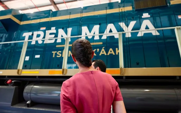 Presidenta Claudia Sheinbaum en recorrido por la estación Puerto Morelos del Tren Maya de carga