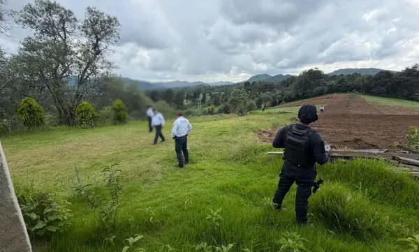 Elementos de seguridad de Hidalgo y Puebla, en coordinación con fuerzas federales, despliegan operativo terrestre y aéreo en los límites de ambos estados para localizar a los dos trabajadores de la CFE. Foto: Comisión de Búsqueda de Personas del Estado de Hidalgo